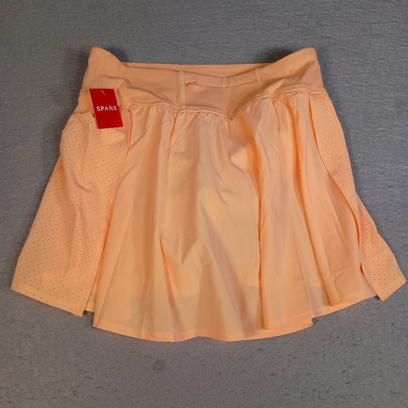 Spanx Get Moving Melon Sorbet Athleisure Sweat Wicking 14" Large Skort NWT - Picture 4 of 7